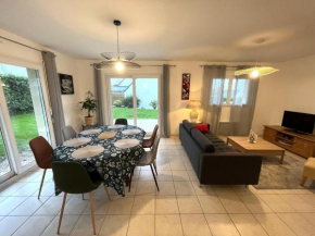 Single storey house with garden
